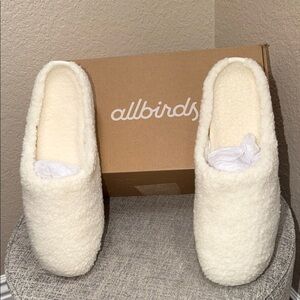 NEW…Men's Allbirds Slipper Natural White Fluff ..